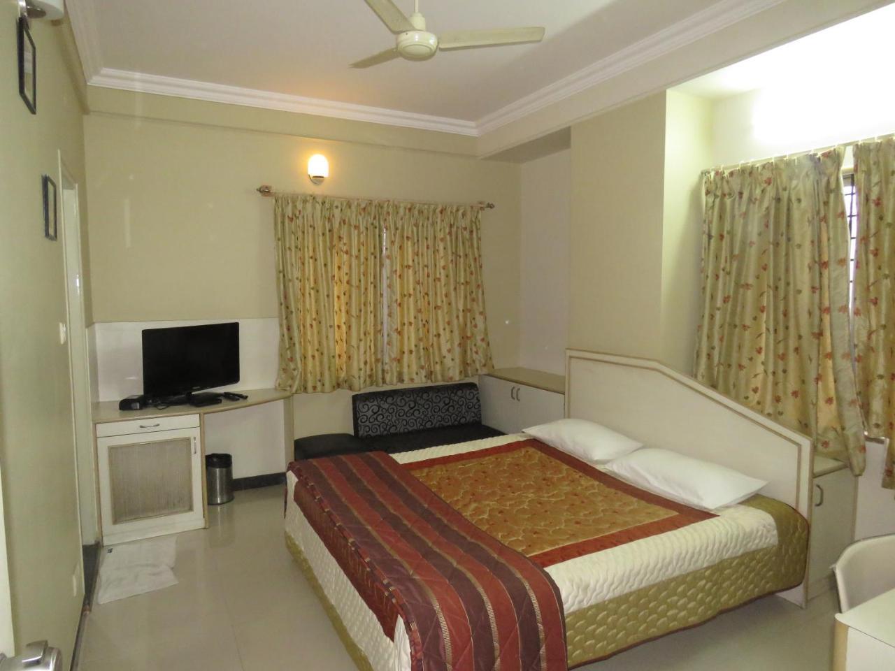 The Corporate Comforts Bangalore Dış mekan fotoğraf
